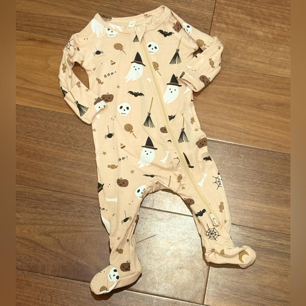 Quincy Mae Bamboo Unisex Baby Newborn Beige Halloween Kids Zippy Footie NWT
